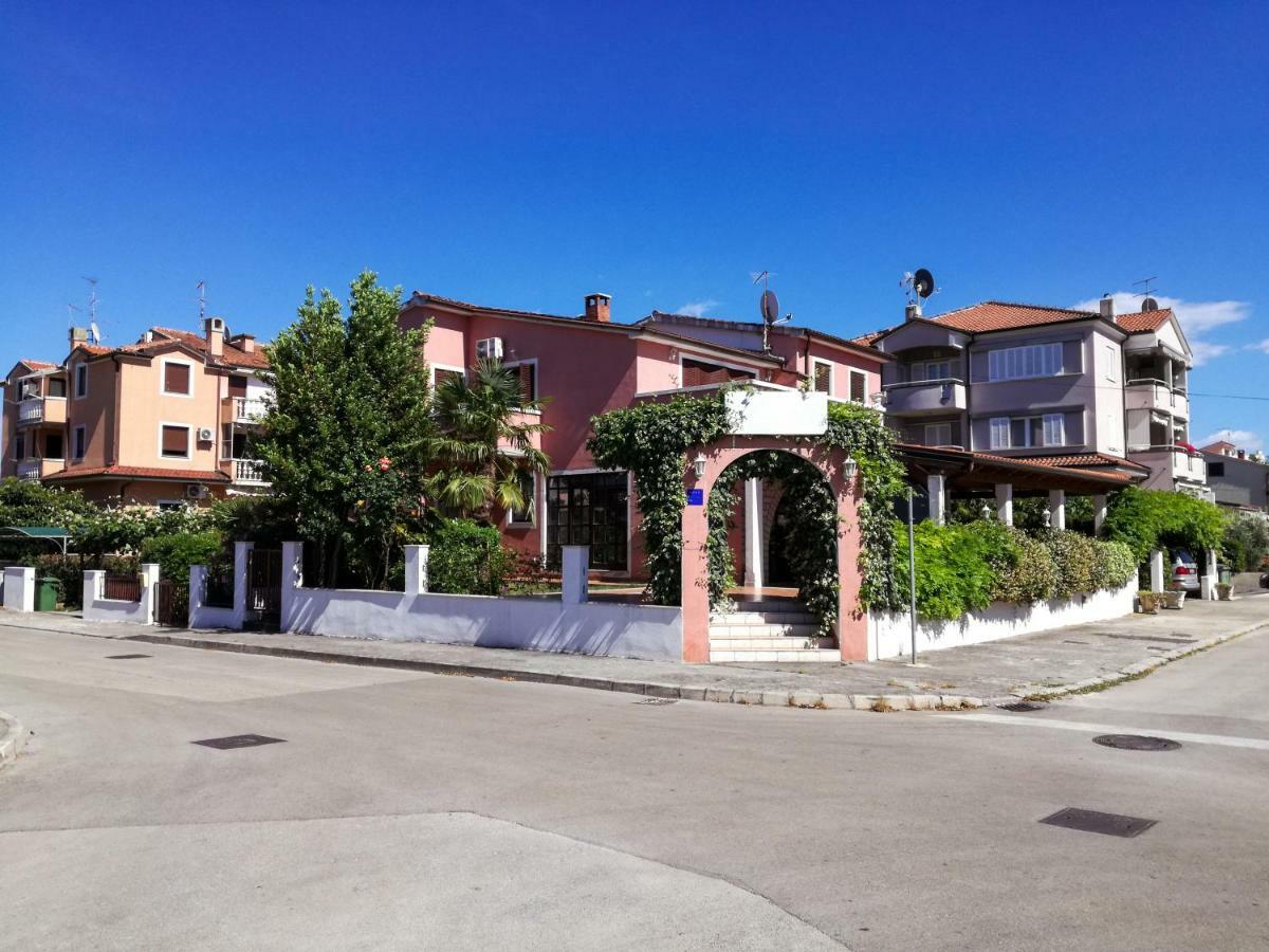 Apartment Sandra Umag Buitenkant foto